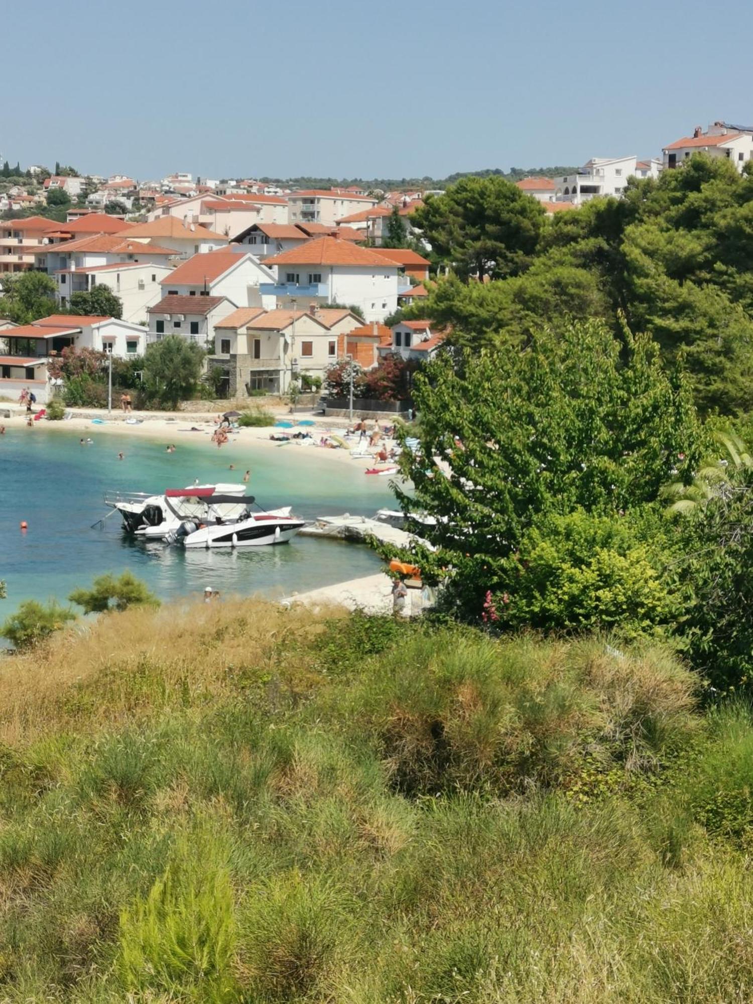 Apartment Croatika On The Beach Trogir Extérieur photo