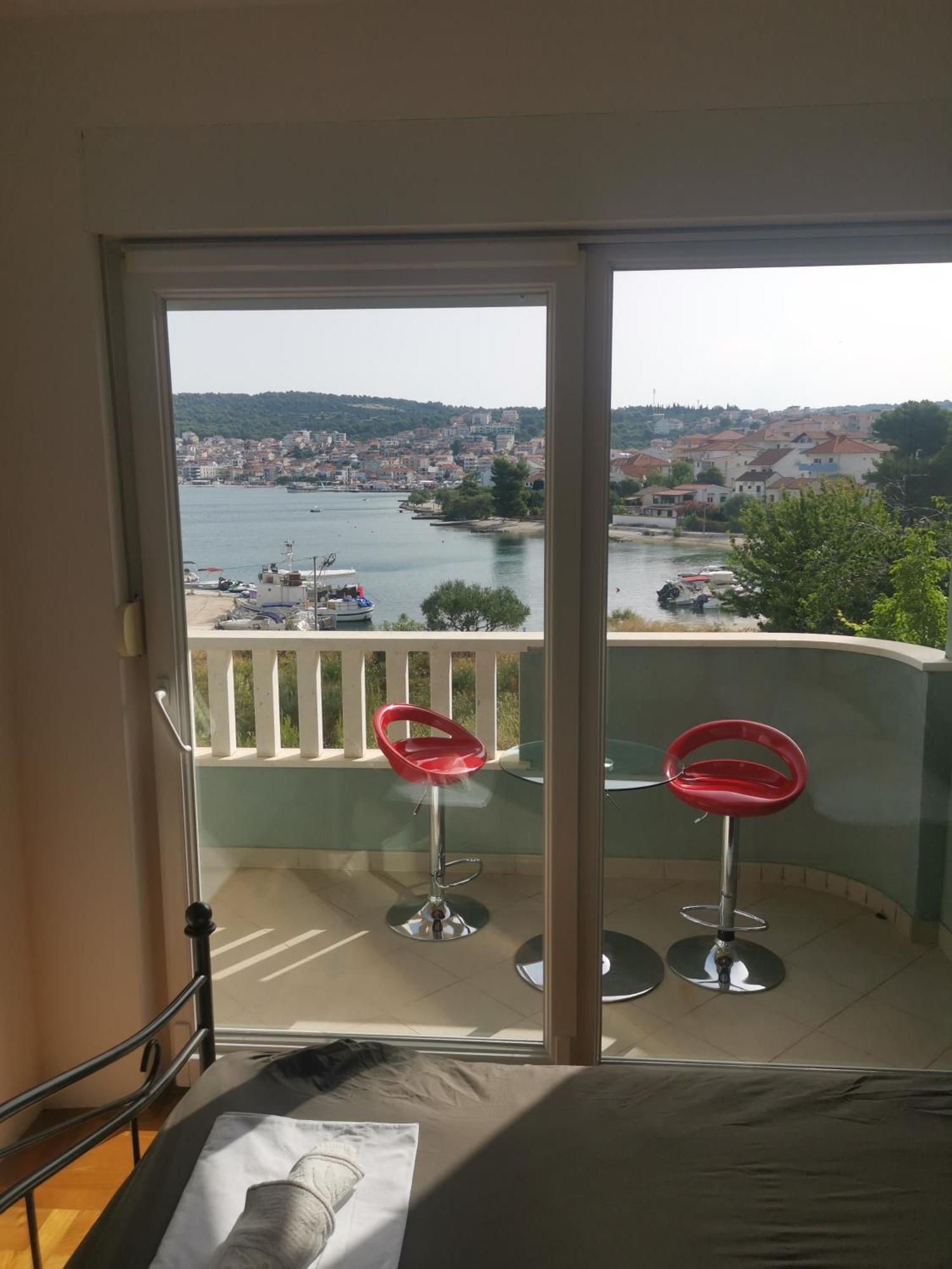 Apartment Croatika On The Beach Trogir Extérieur photo