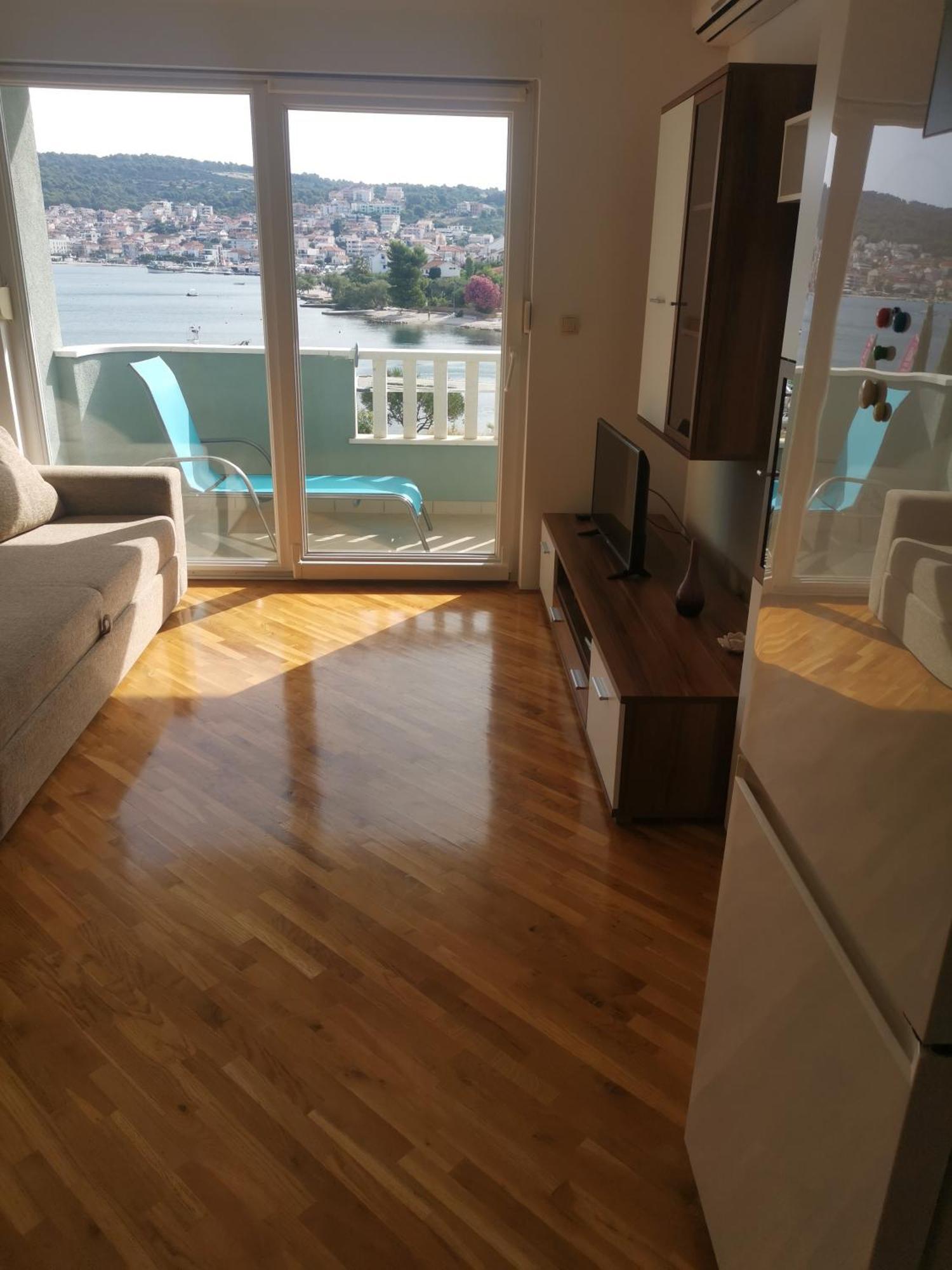 Apartment Croatika On The Beach Trogir Extérieur photo