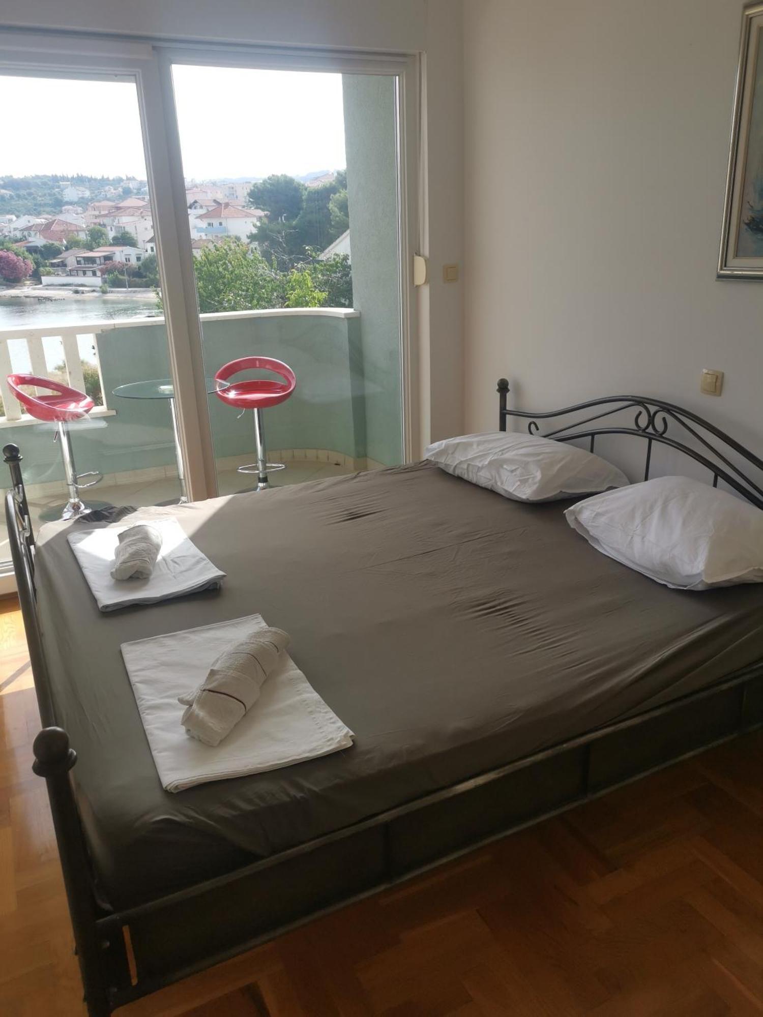 Apartment Croatika On The Beach Trogir Extérieur photo