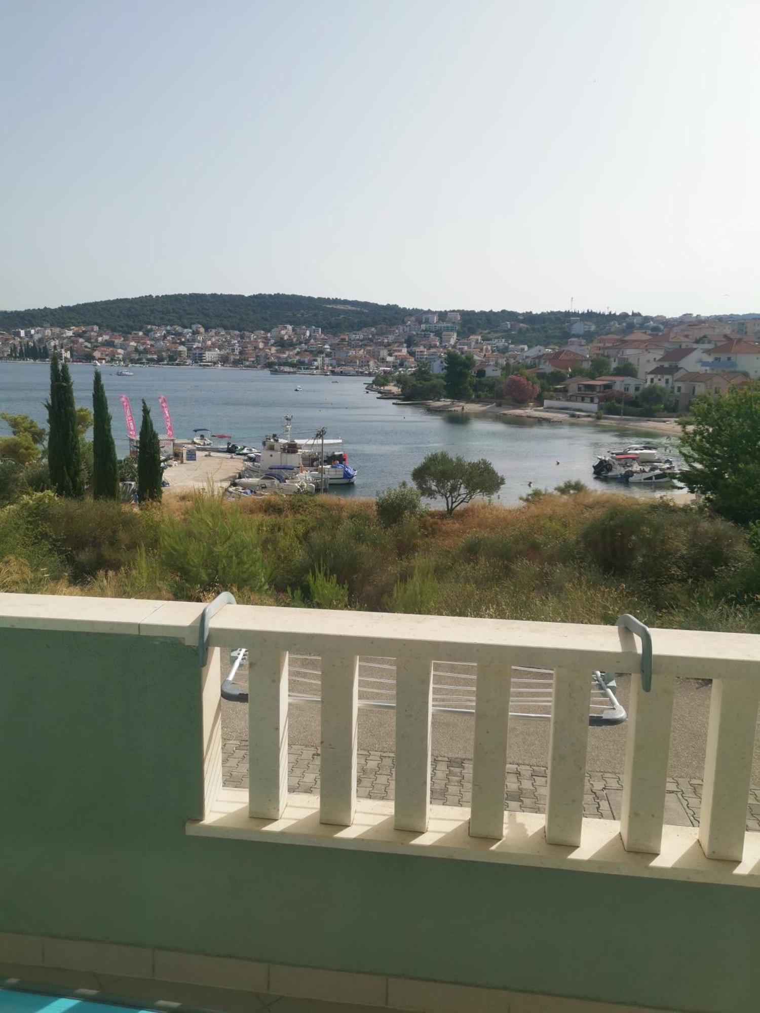 Apartment Croatika On The Beach Trogir Extérieur photo